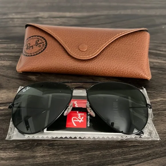 rayban sunglasses with case and cloth Ray Ban Eyeglasses Sunglasses Case With Cleaning Cloth  main image 2
